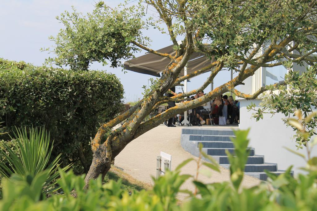 Logis Hotel & Restaurant Les Mouettes - Larmor Plage, Proche De Lorient Esterno foto